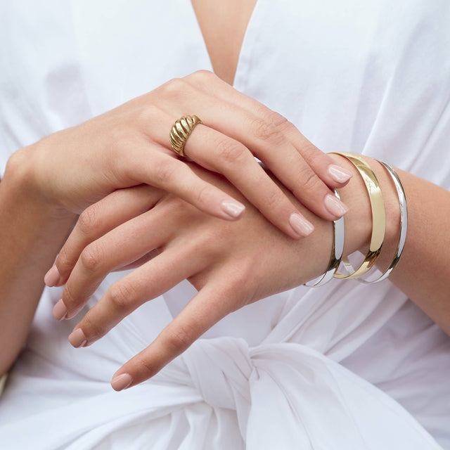 14K Yellow Gold 6.5 mm Hinged Bangle Bracelet
